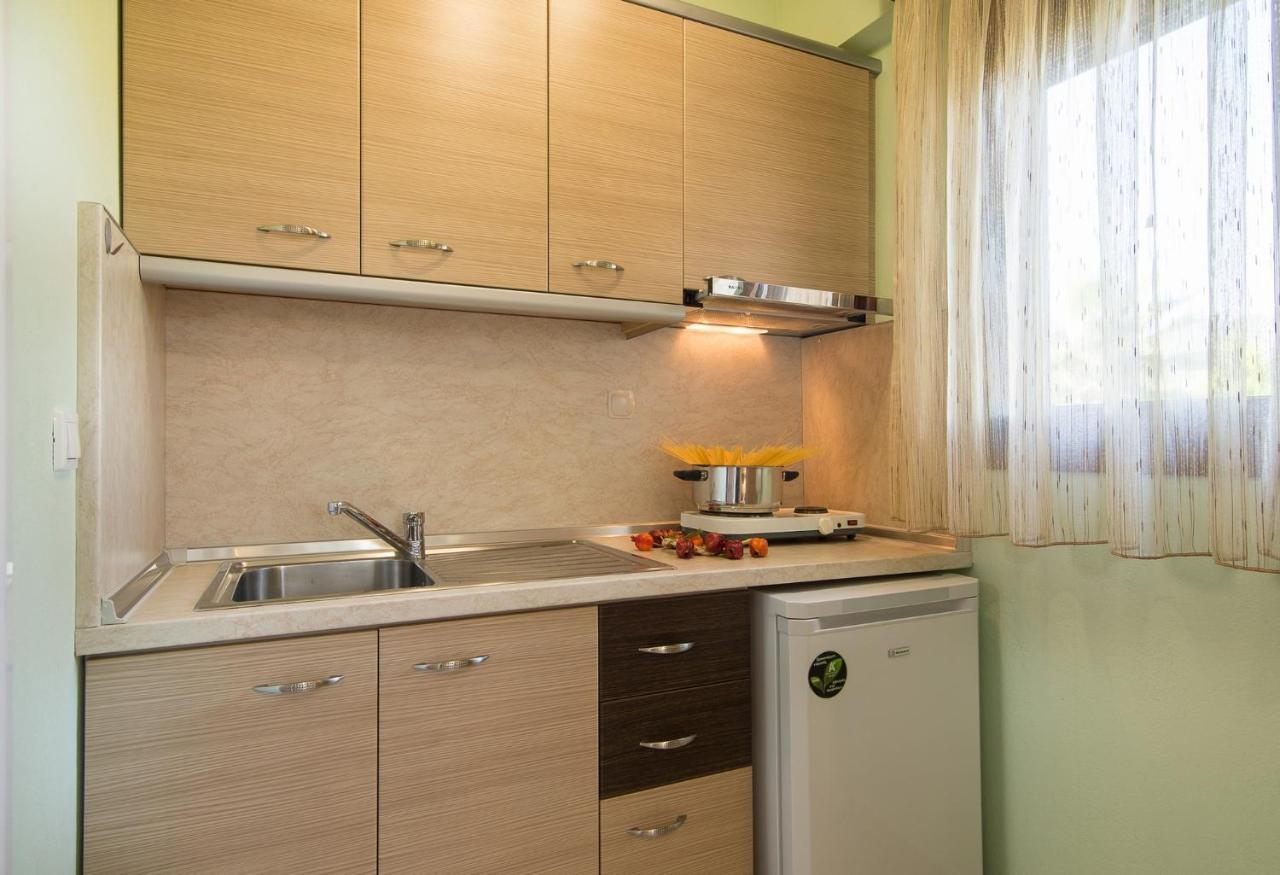 Rodon Garden Apartment Sarti Exterior photo